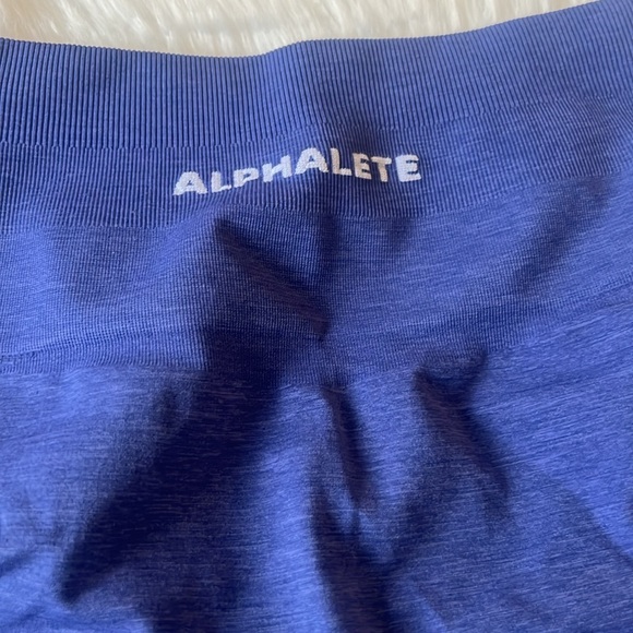 Alphalete seamless purple biker shorts 7” - Picture 2 of 5